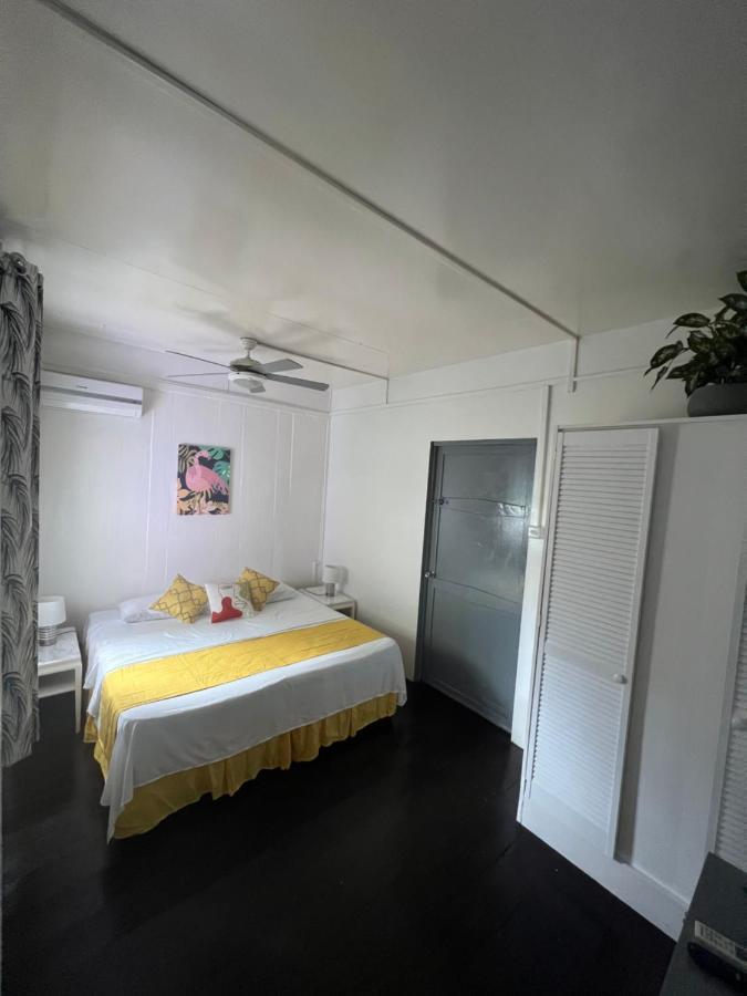 Beach Guest House Cleverdale Бриджтаун Екстериор снимка