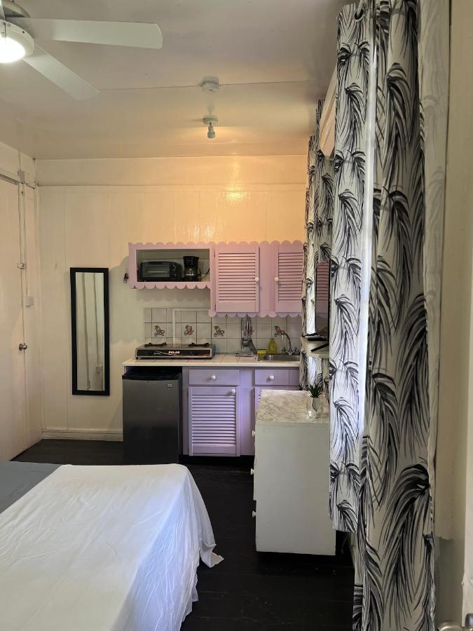 Beach Guest House Cleverdale Бриджтаун Екстериор снимка