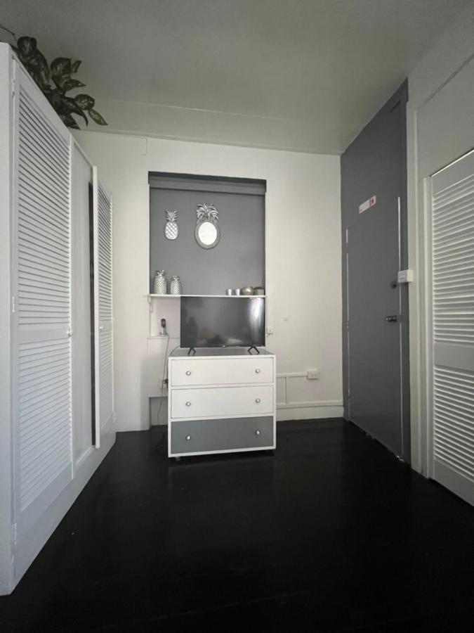 Beach Guest House Cleverdale Бриджтаун Екстериор снимка