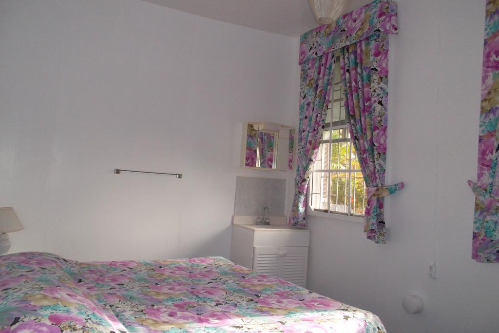 Beach Guest House Cleverdale Бриджтаун Стая снимка