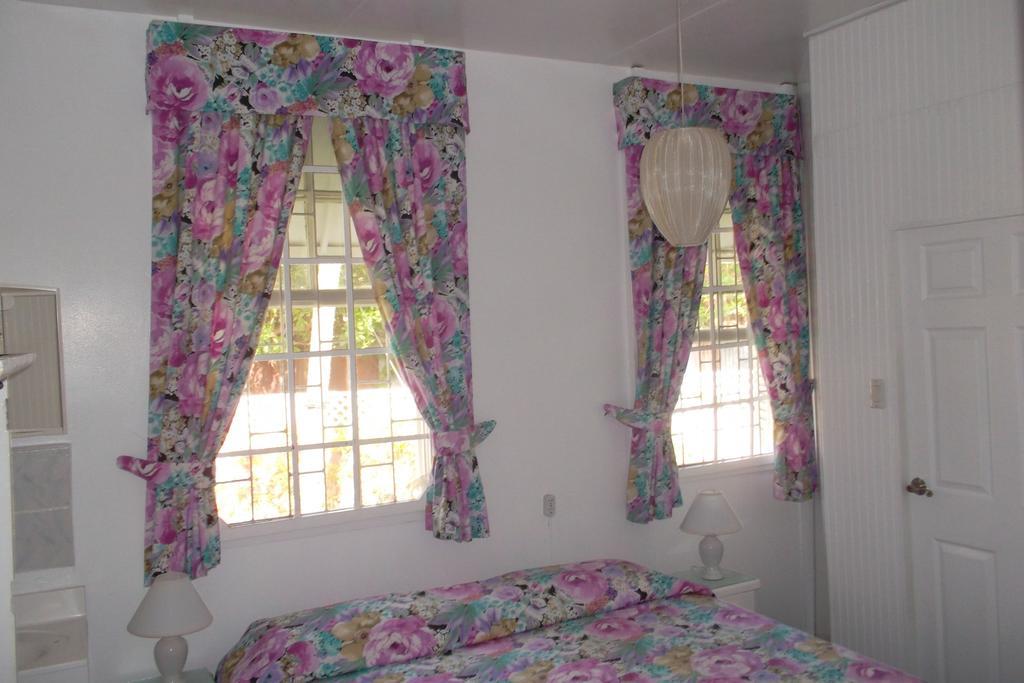 Beach Guest House Cleverdale Бриджтаун Стая снимка