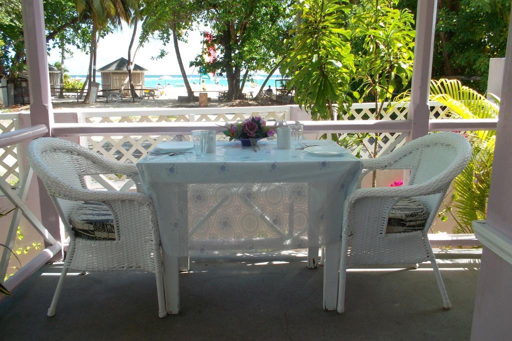 Beach Guest House Cleverdale Бриджтаун Екстериор снимка