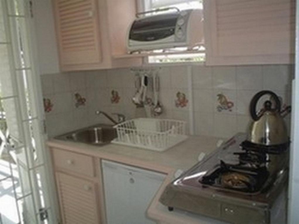 Beach Guest House Cleverdale Бриджтаун Стая снимка