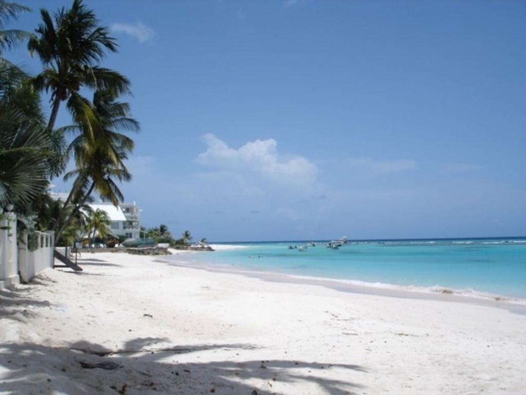 Beach Guest House Cleverdale Бриджтаун Екстериор снимка